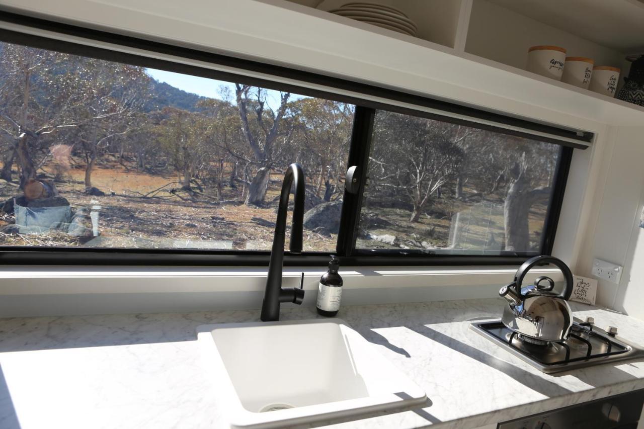 Big Yard Escapes - Two Off-Grid Tiny Houses On The Mowamba River จินดาไบน์ ภายนอก รูปภาพ