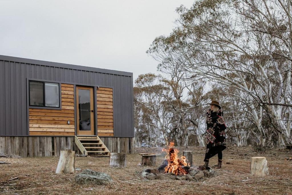 Big Yard Escapes - Two Off-Grid Tiny Houses On The Mowamba River จินดาไบน์ ภายนอก รูปภาพ