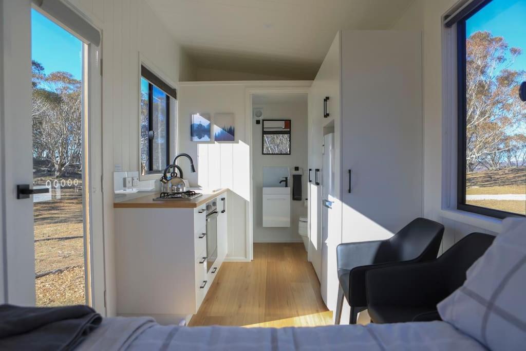 Big Yard Escapes - Two Off-Grid Tiny Houses On The Mowamba River จินดาไบน์ ภายนอก รูปภาพ