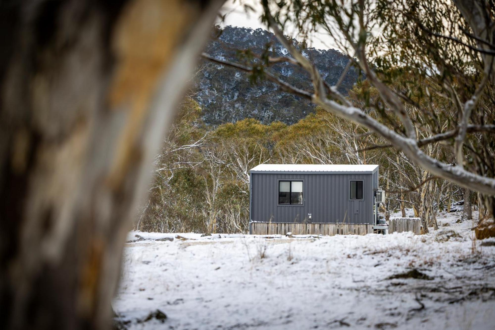 Big Yard Escapes - Two Off-Grid Tiny Houses On The Mowamba River จินดาไบน์ ภายนอก รูปภาพ